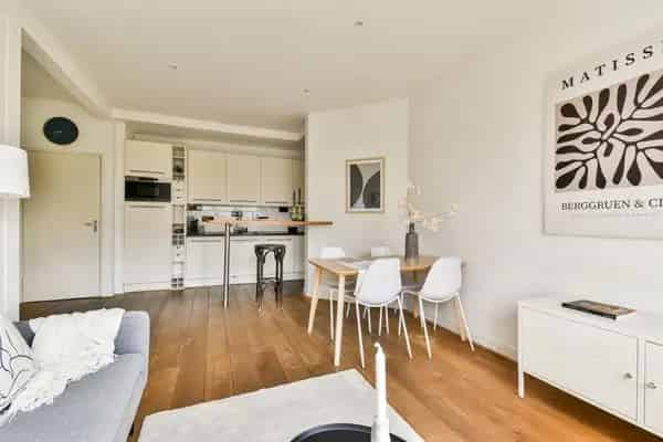 3-kamer appartement Pijp 52m2 Vredeskerk uitzicht