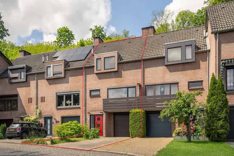 Huis Te Koop , 16, Hagenroderstraat, Kerkrade, Limburg