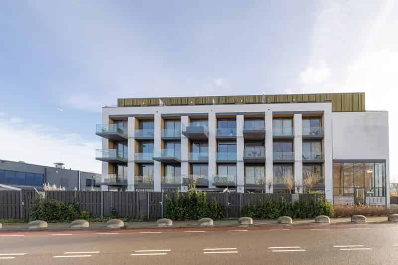 Te Koop: Licht Appartement Weesp 78m2 2 Balkons Parkeerplaatsen