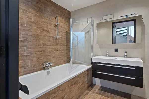 Moderne Hoekwoning Veenendaal 5 Slaapkamers Luxe Keuken 182m2