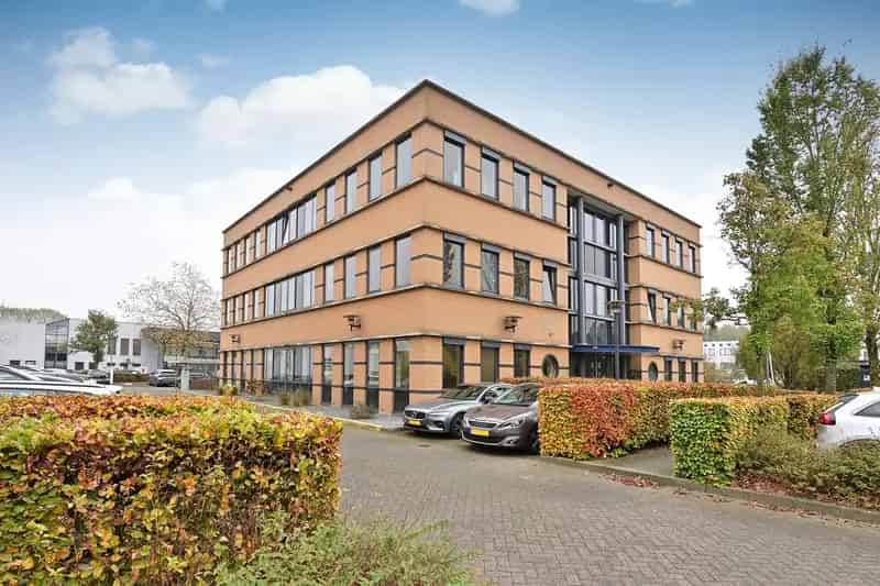 Kantoorruimte te huur Naarden 408m2 nabij A1
