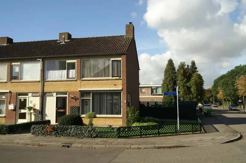 Hoekwoning Zevenaar 4 slaapkamers Nieuwe keuken en badkamer