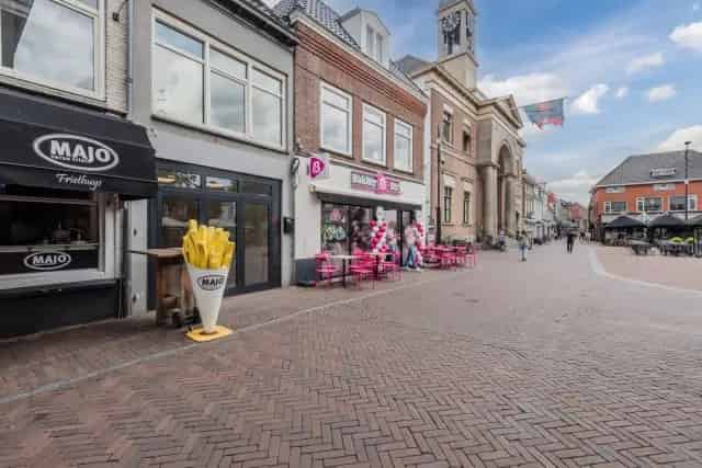 Winkelpand met bovenwoning te huur Harderwijk Centrum