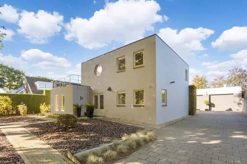 Bedrijfshal Drunen te koop: Vrijstaande woning met bedrijfsruimte