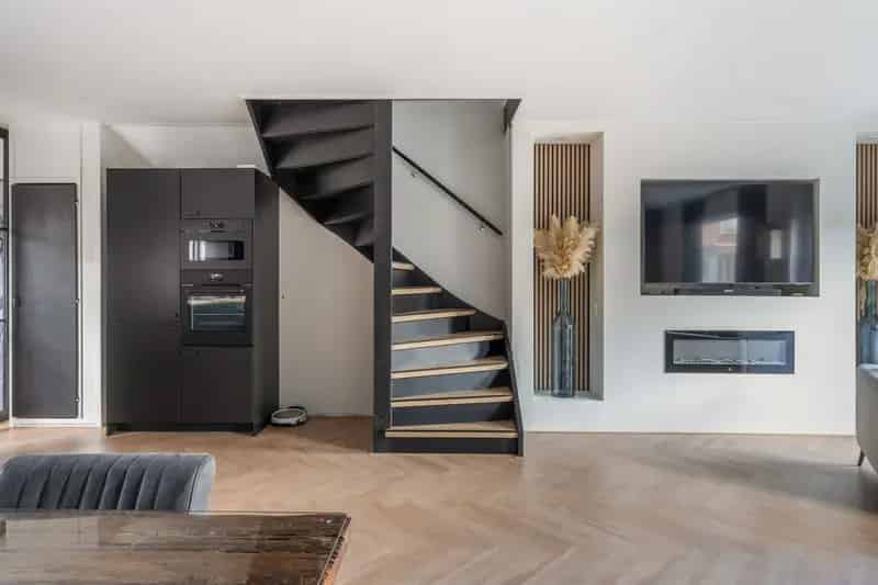 Gezellige Tussenwoning Hoogvliet 4 Slaapkamers