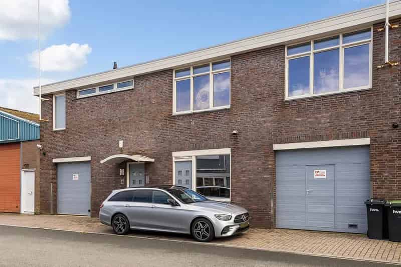 Bedrijfshal IJmuiden Luxe Woning Sauna Jacuzzi Zonnepanelen