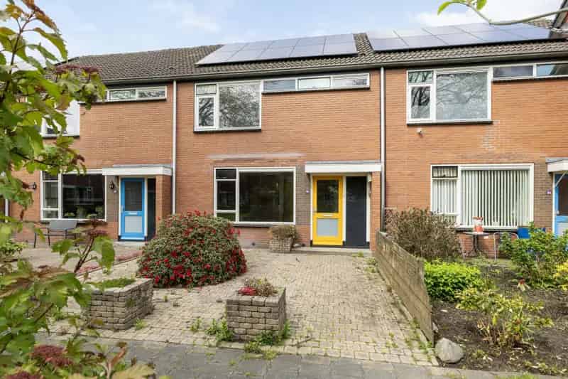 Tussenwoning 4 slaapkamers Krakeel Nabij voorzieningen