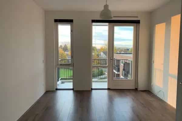 3-kamerappartement Almere Muziekwijk Balkon Parkeerplaats