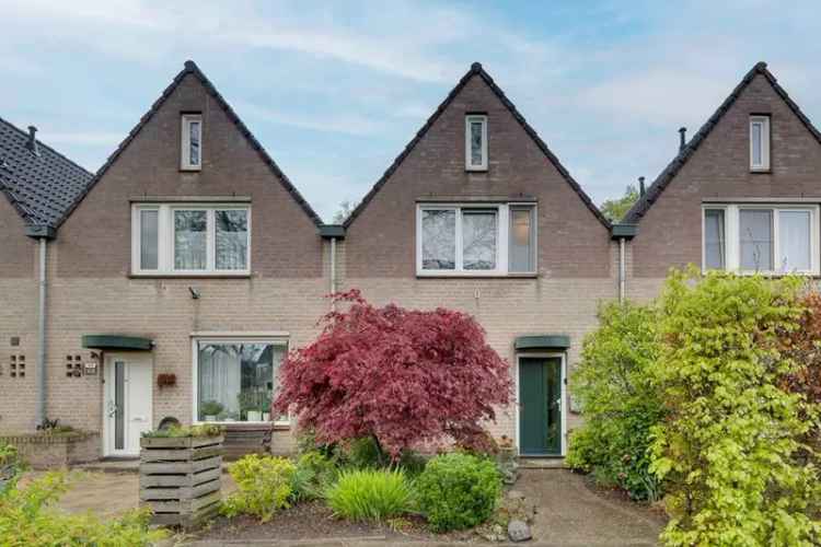 Tussenwoning 3 slaapkamers moderne badkamer tuin groenplantsoen