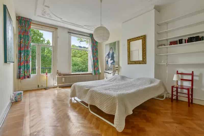 Appartement te koop Amsterdam Centrum: 260m2 benedenhuis met tuin