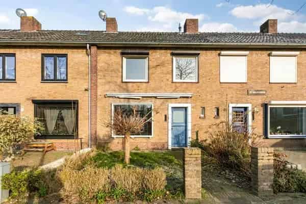 Semi-studio te huur Roosendaal - Rustige woonwijk