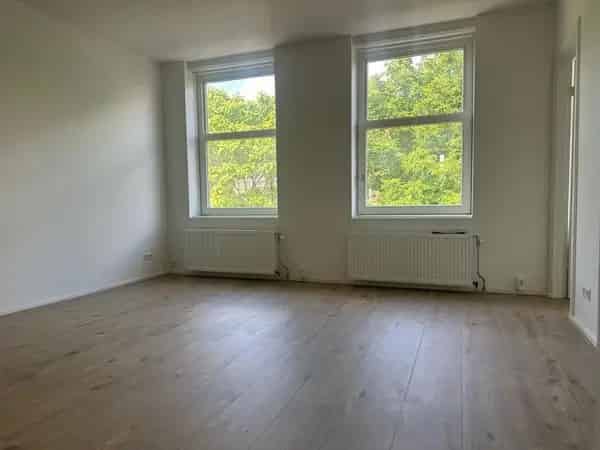 Gerenoveerd appartement De Baarsjes 58m²