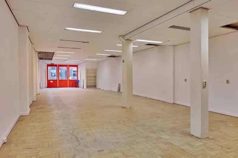 Huis te koop Hoorn Nieuwland 22: woonwinkelpand met ontwikkelpotentieel