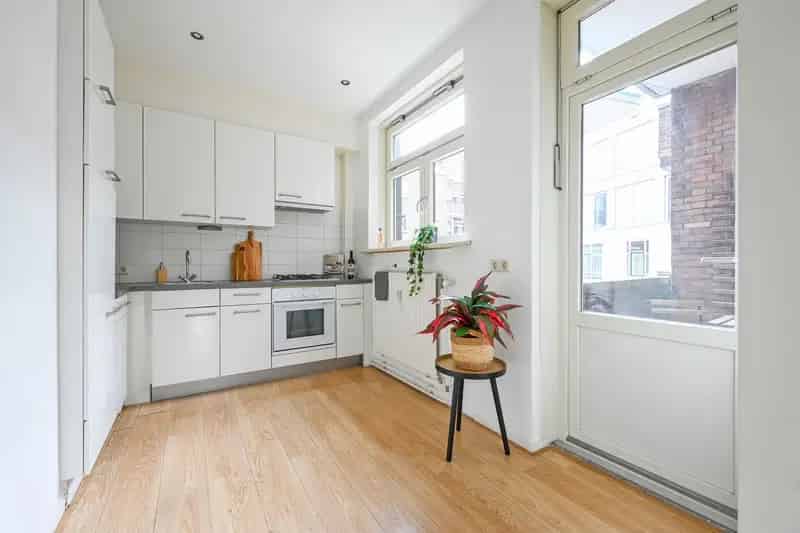 4 Kamerwoning Rotterdam Centrum  Balkons Nabij Station