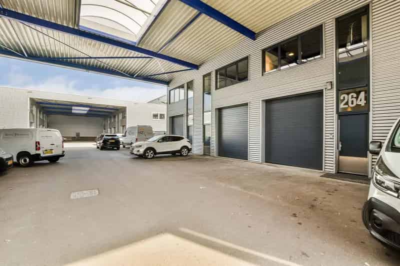 Bedrijfshal Amsterdam Noord te koop 127m2