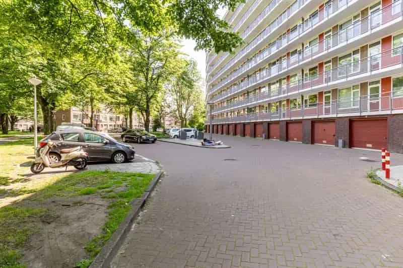 Appartement Amsterdam: Starterwoning nabij Slotermeer