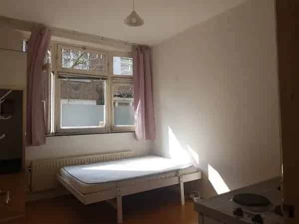 Kamer Maastricht: Eigen kitchenette, Gedeelde Badkamer, Studentenhuis