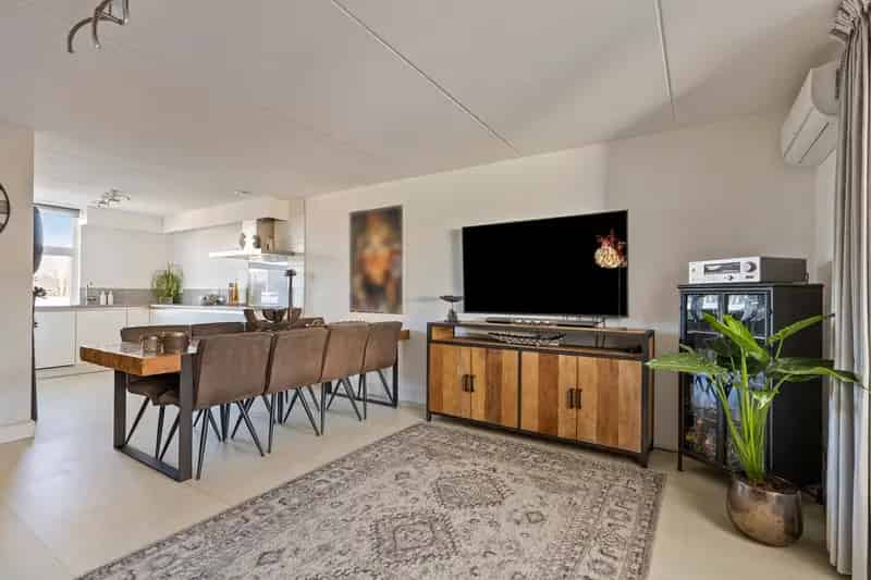 Huis te koop Tilburg Dalemwijk 3 slaapkamers tuin airco