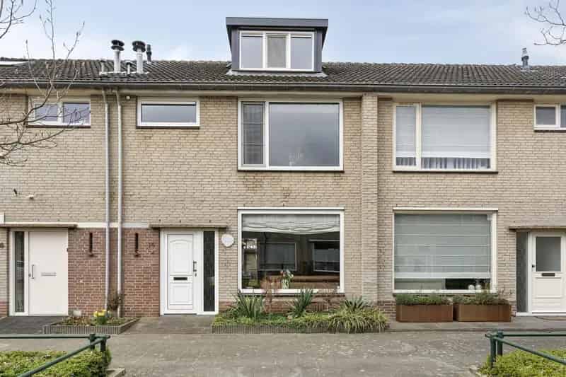 Ruime 4 Slaapkamer Tussenwoning Valkenswaard Nabij Natuur