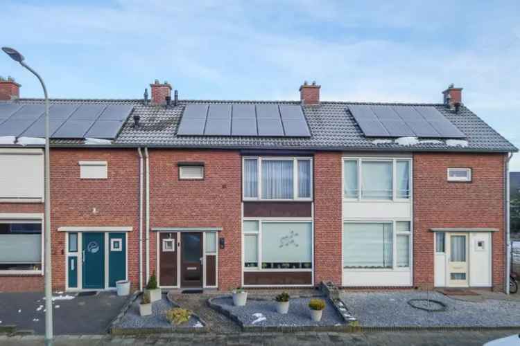 Eengezinswoning Echt 3 slaapkamers serre tuin 10 zonnepanelen