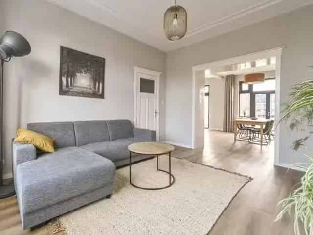 Ruime bovenwoning Haarlem  gerenoveerd 2024