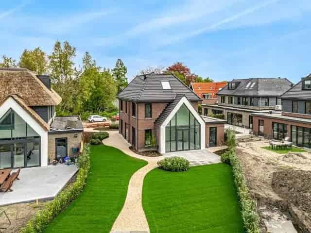 Luxe Vrijstaande Villa te Huur Nabij Westeinderplassen