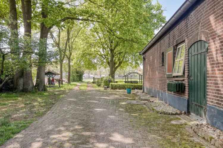 Woonboerderij Soest Birkstraat 1 hectare grond paardenstallen