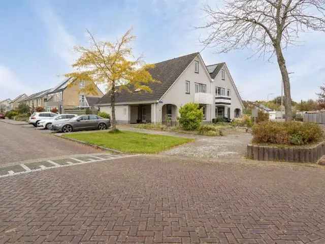 Ruime eengezinswoning te Emmeloord 6 slaapkamers energielabel A