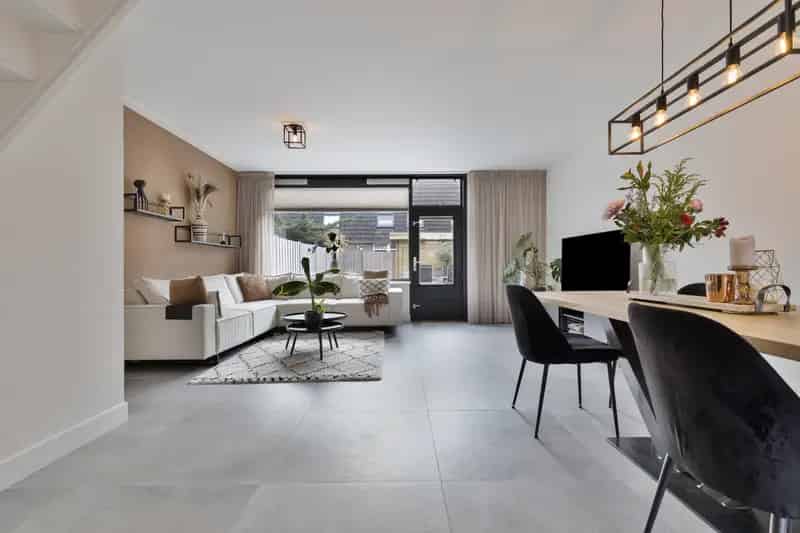 Ruime 5 Slaapkamer Woning Zonnige Tuin Krommenie