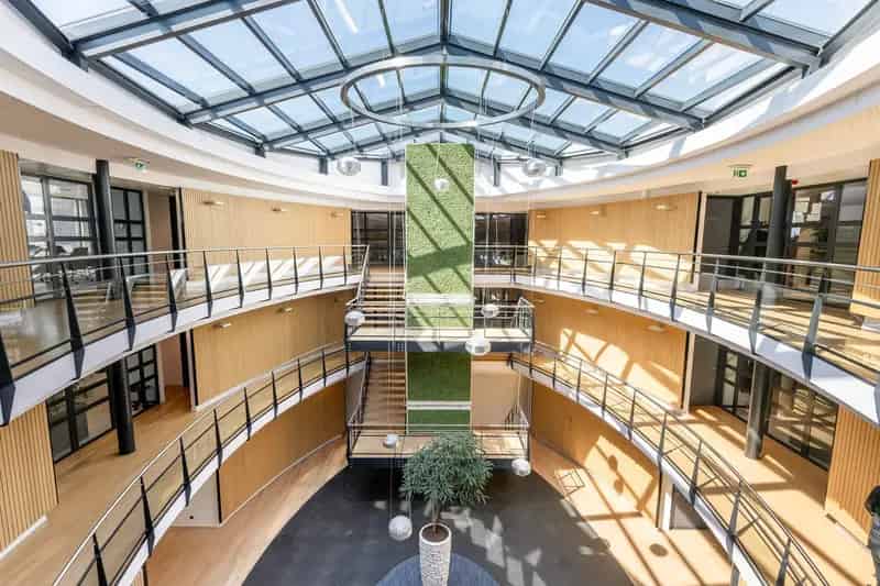 Bedrijfshal Wateringen te huur: Kantoorgebouw 2803 m²