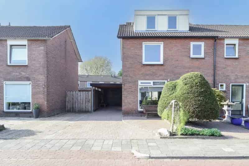 Gezinswoning Bunschoten Spakenburg Ruime Tuin Moderne Keuken