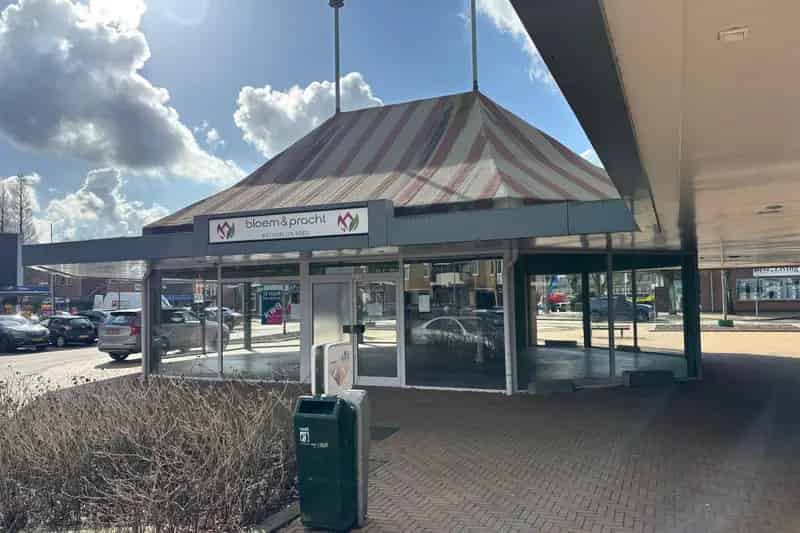 Winkel te huur Dieren 130m2 Centrum Parkeerplaats