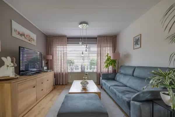 Tussenwoning Kootstertille 3 slaapkamers carport tuin