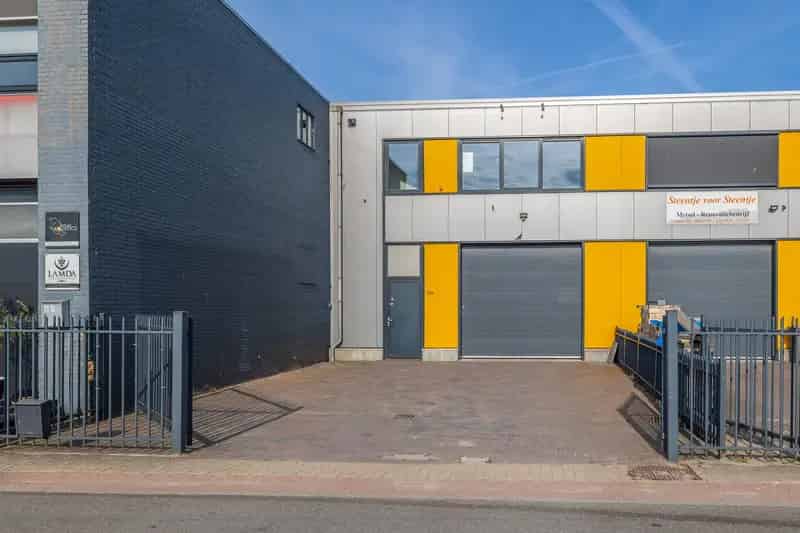 Bedrijfshal te huur Maartensdijk 250m² Kantoor Magazijn