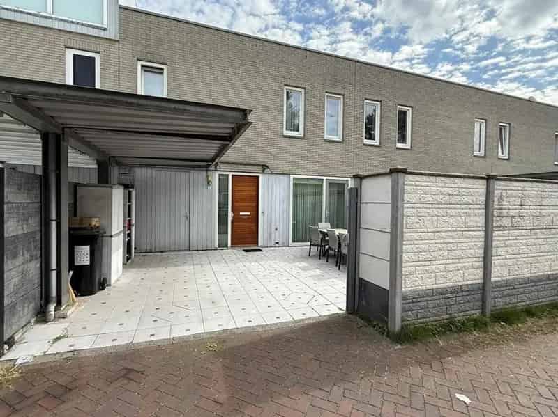 Ruime gezinswoning Osdorp 4 slaapkamers nabij Sloterplas