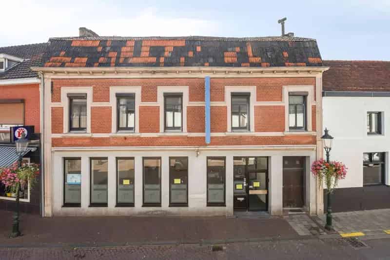Kantoor Geleen te koop: voormalige apotheek met ontwikkelpotentie