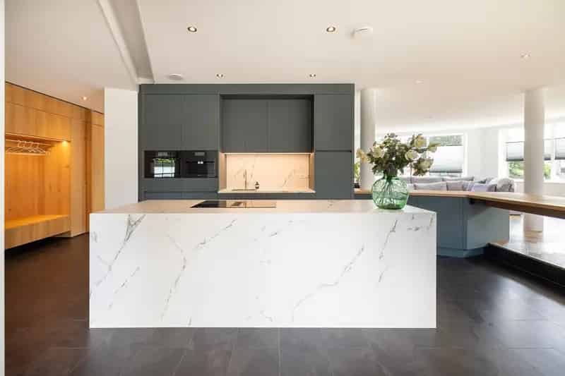 Luxe Penthouse 320m2 Soest met Dakterras 3 Badkamers