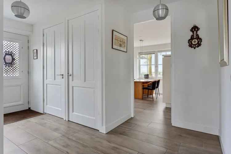 Huis te koop Maasdijk Hedel Ruime woning aan het water