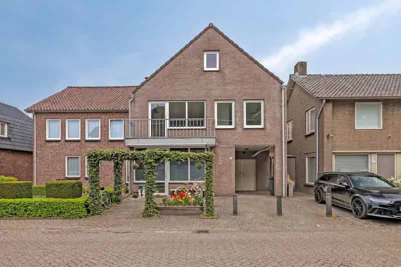 Ruim appartement 4 slaapkamers Loosbroek 151m2