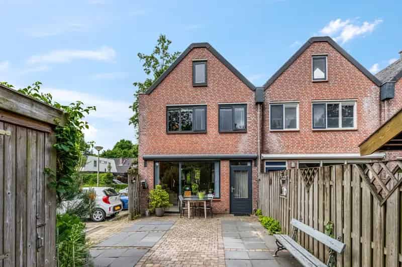 Huis te Koop Hoevelaken 4 Slaapkamers Ruime Tuin