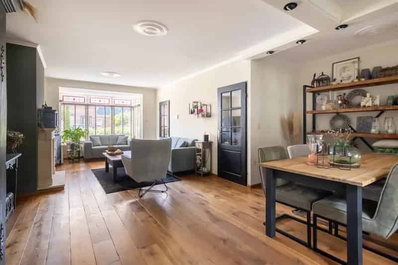 2-onder-1-kapwoning Sprundel 3 slaapkamers garage zonnepanelen