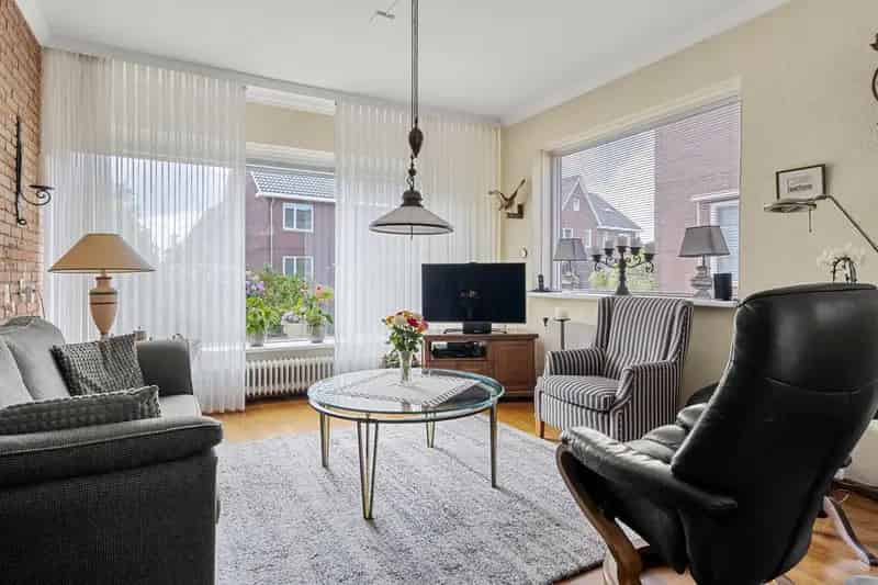 Huis te koop Ede Zuid 4 slaapkamers grote garage 10 zonnepanelen