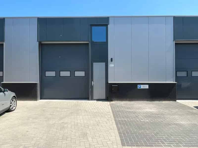 Bedrijfshal Tilburg | Zoek bedrijfshallen te koop: Dostalstraat 64-11 5011 LA Tilburg 
