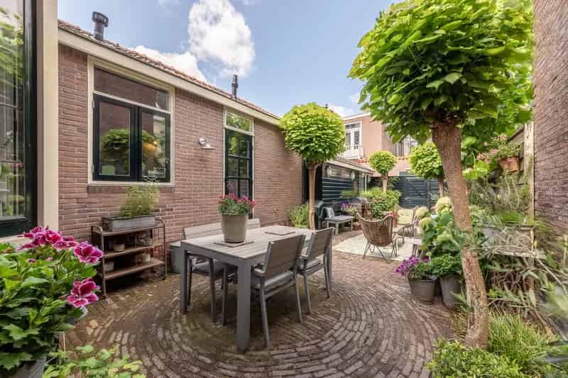 Herengracht 110 Zaandam: Sfeervolle Jaren 1908 Hoekwoning