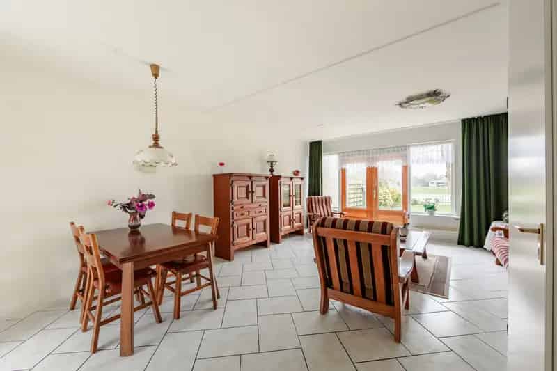 Ruime geschakelde woning met 4 slaapkamers en grote tuin in Workum