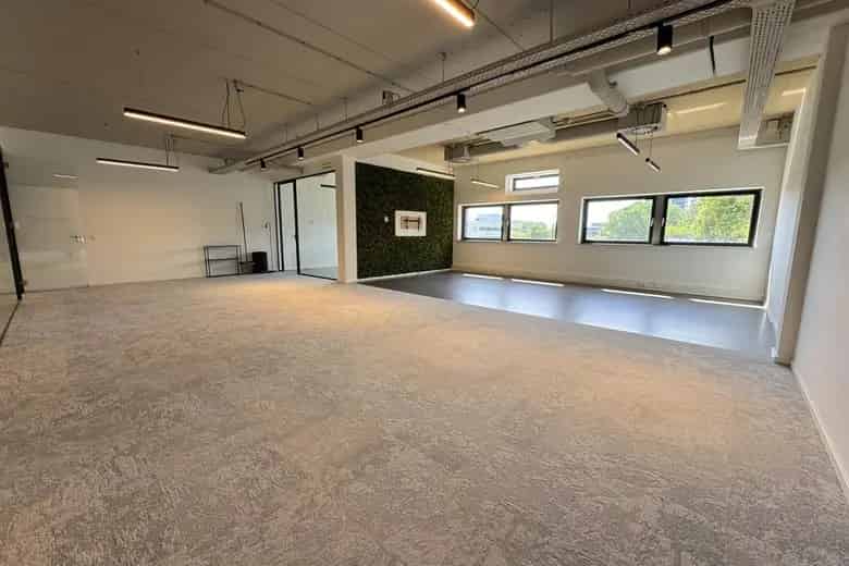 131 m2 Kantoorruimte te Huur Almere