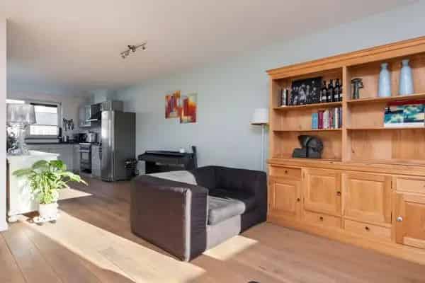 Gemeubileerde Drive-inwoning 4 slaapkamers te huur