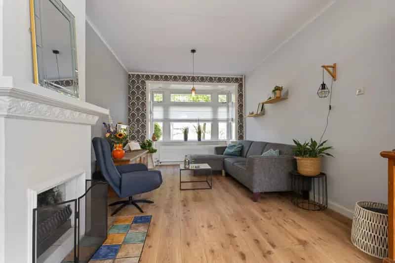 Ruime Jaren 30 woning met 4 slaapkamers en 9 zonnepanelen