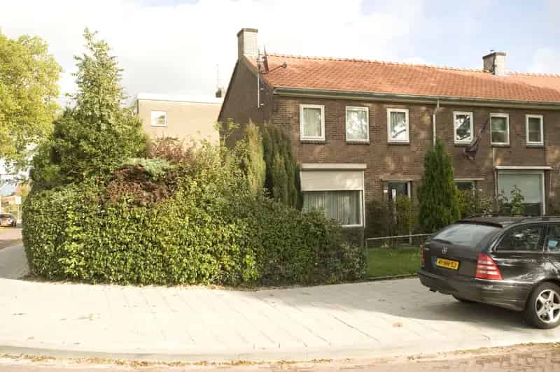Zwanebloemlaan 29: Grote tuin, nabij openbaar vervoer en winkels