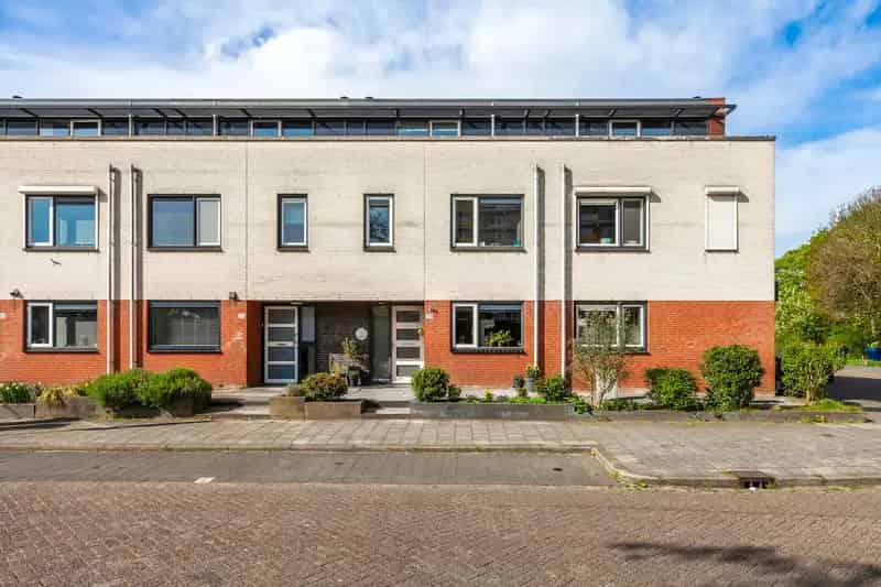 Moderne 6 Kamer Huis te Koop Vlaardingen